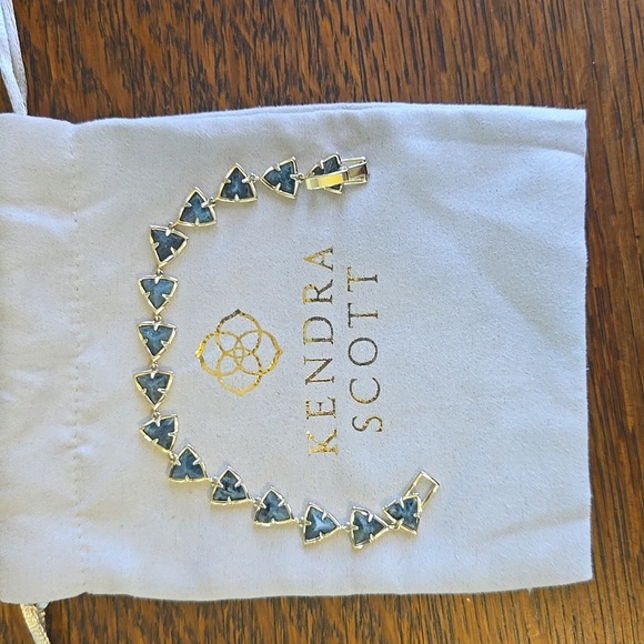 Kendra Scott Perry Gold Link Bracelet In Green Apatite - Picture 6 of 10